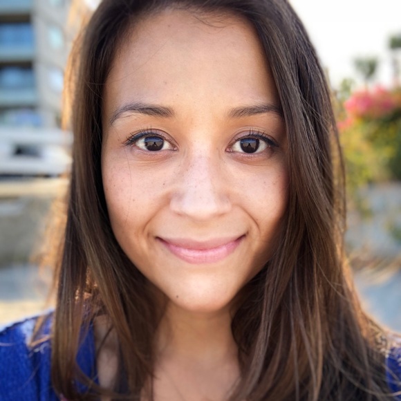 Meet your Posher, Lauren - Picture 2 of 2